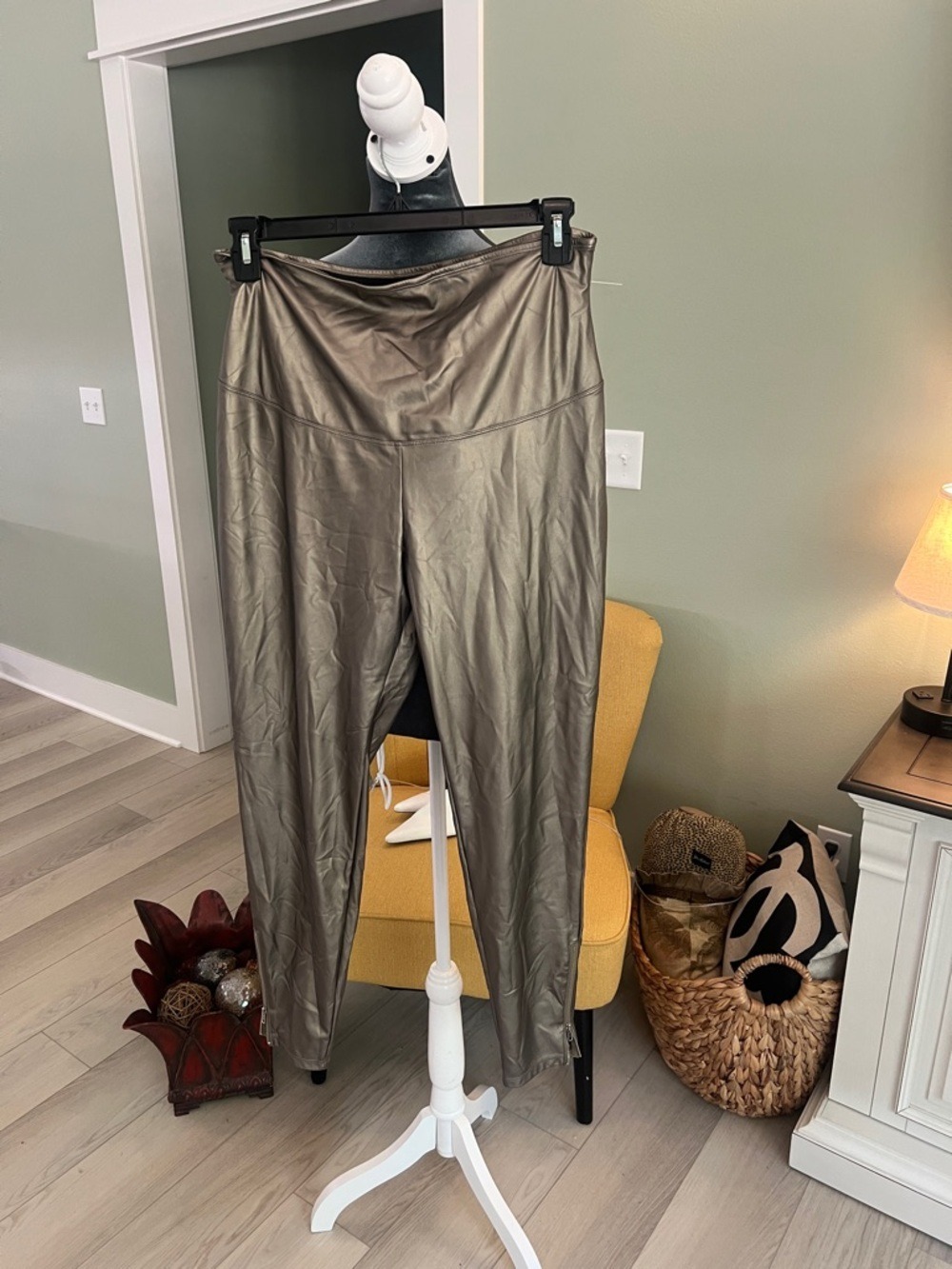 Yummie by Heather Thomson Metallic Olive Leggings
